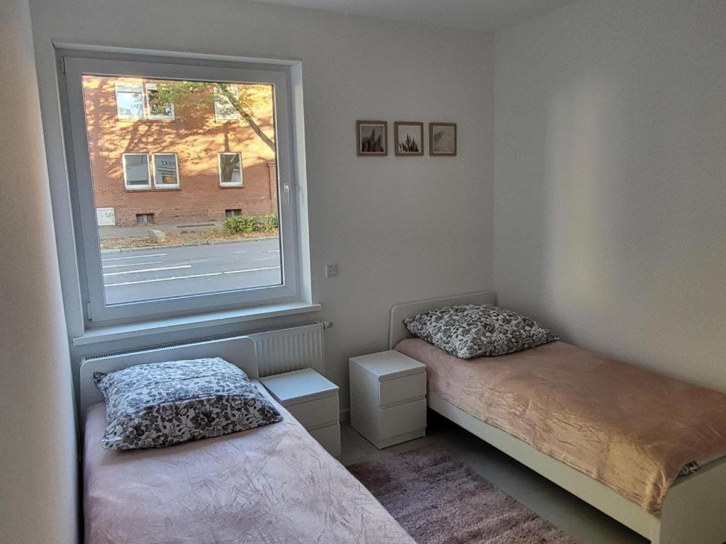 Monteurzimmer Mit Zwei Einzelnen Betten In Einer 3Zi Wohnung Mit Kuche Und Bad 奥斯纳布吕克 外观 照片